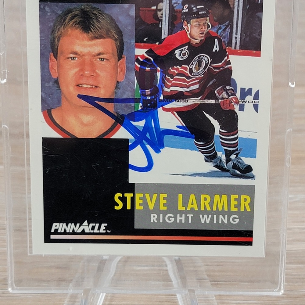 Steve Larmer Chicago Blackhawks 1991 Pinnacle Autographed Hockey Card - Picture 3 of 6
